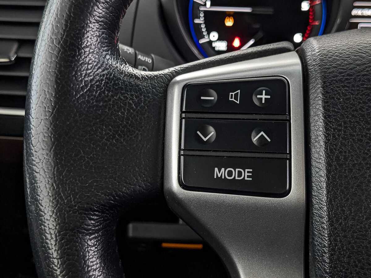 Toyota Land Cruiser Prado с пробегом — 2017 год. Фото: #26