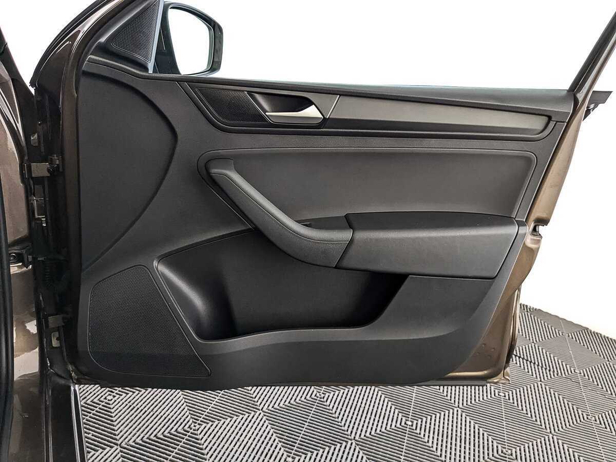 Volkswagen Polo с пробегом — 2020 год. Фото: #20