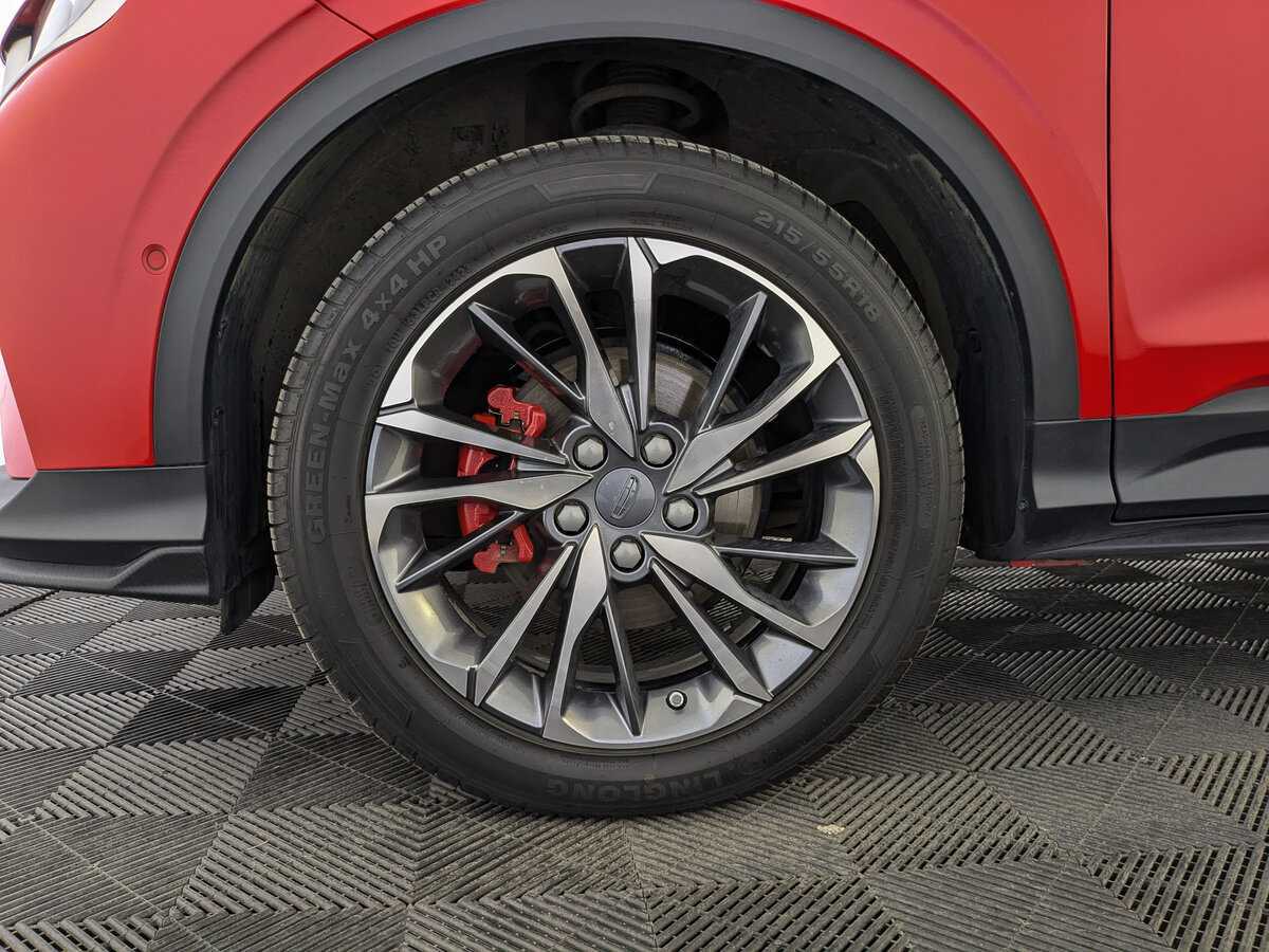 Geely Coolray с пробегом — 2023 год. Фото: #11