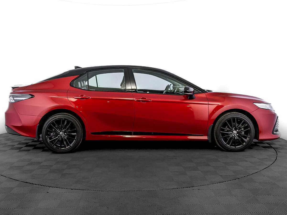 Toyota Camry с пробегом — 2022 год. Фото: #3
