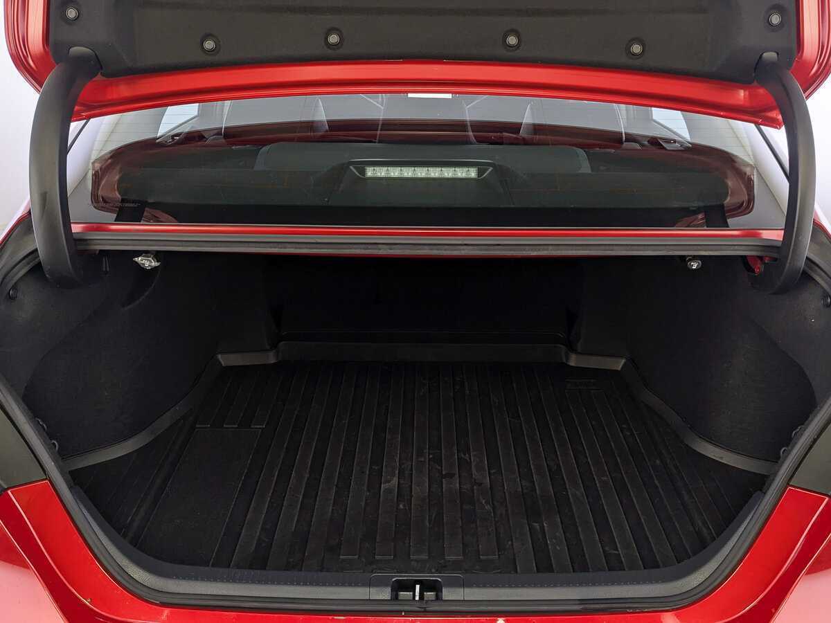 Toyota Camry с пробегом — 2022 год. Фото: #9