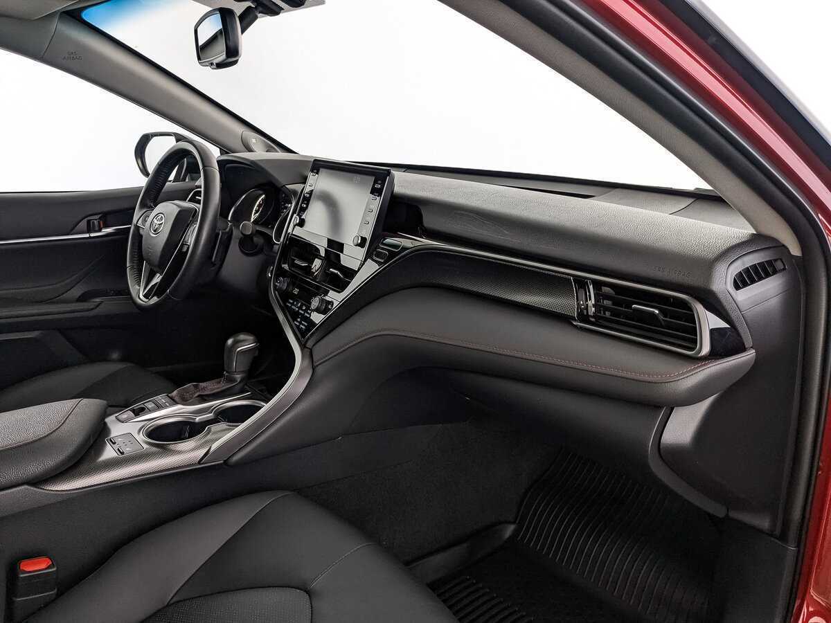 Toyota Camry с пробегом — 2022 год. Фото: #10