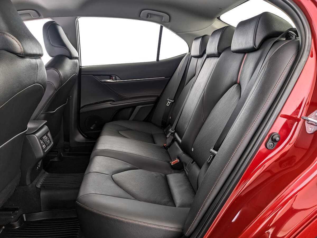 Toyota Camry с пробегом — 2022 год. Фото: #11