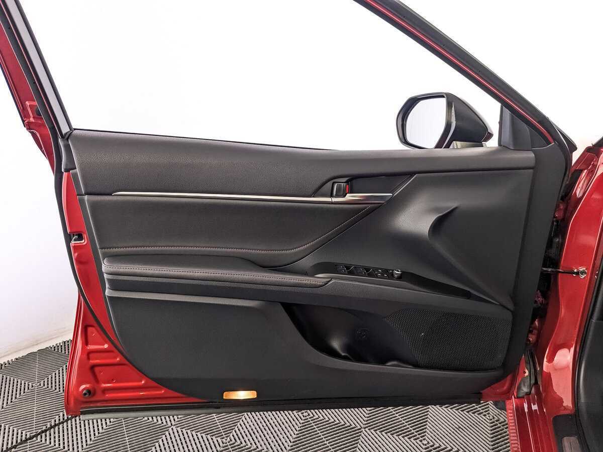 Toyota Camry с пробегом — 2022 год. Фото: #16