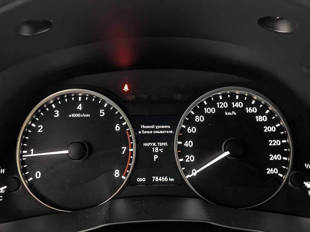 Lexus ES с пробегом — 2014 год. Фото: #15