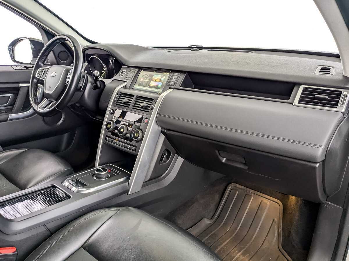Land Rover Discovery Sport с пробегом — 2018 год. Фото: #10
