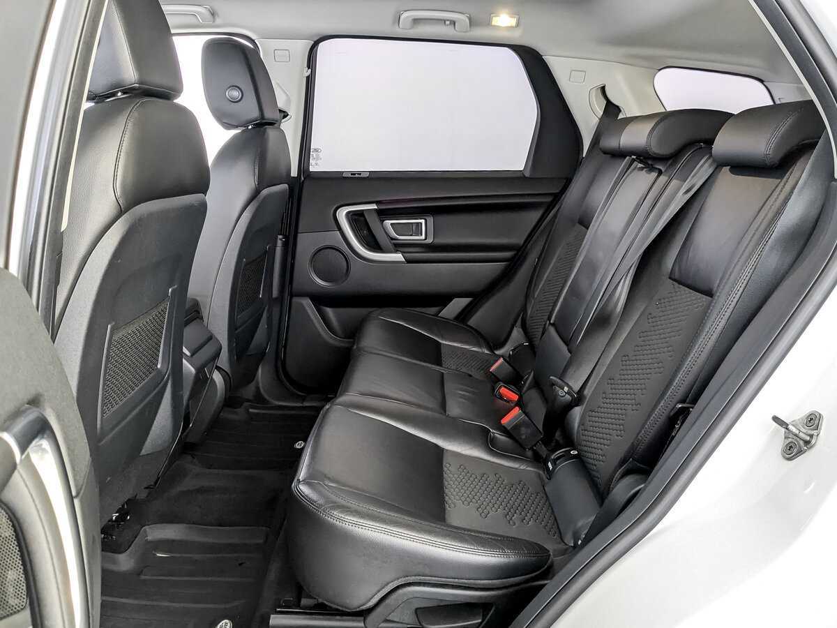 Land Rover Discovery Sport с пробегом — 2018 год. Фото: #11