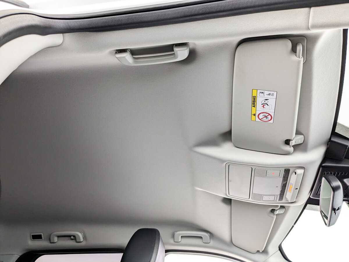 Land Rover Discovery Sport с пробегом — 2018 год. Фото: #21