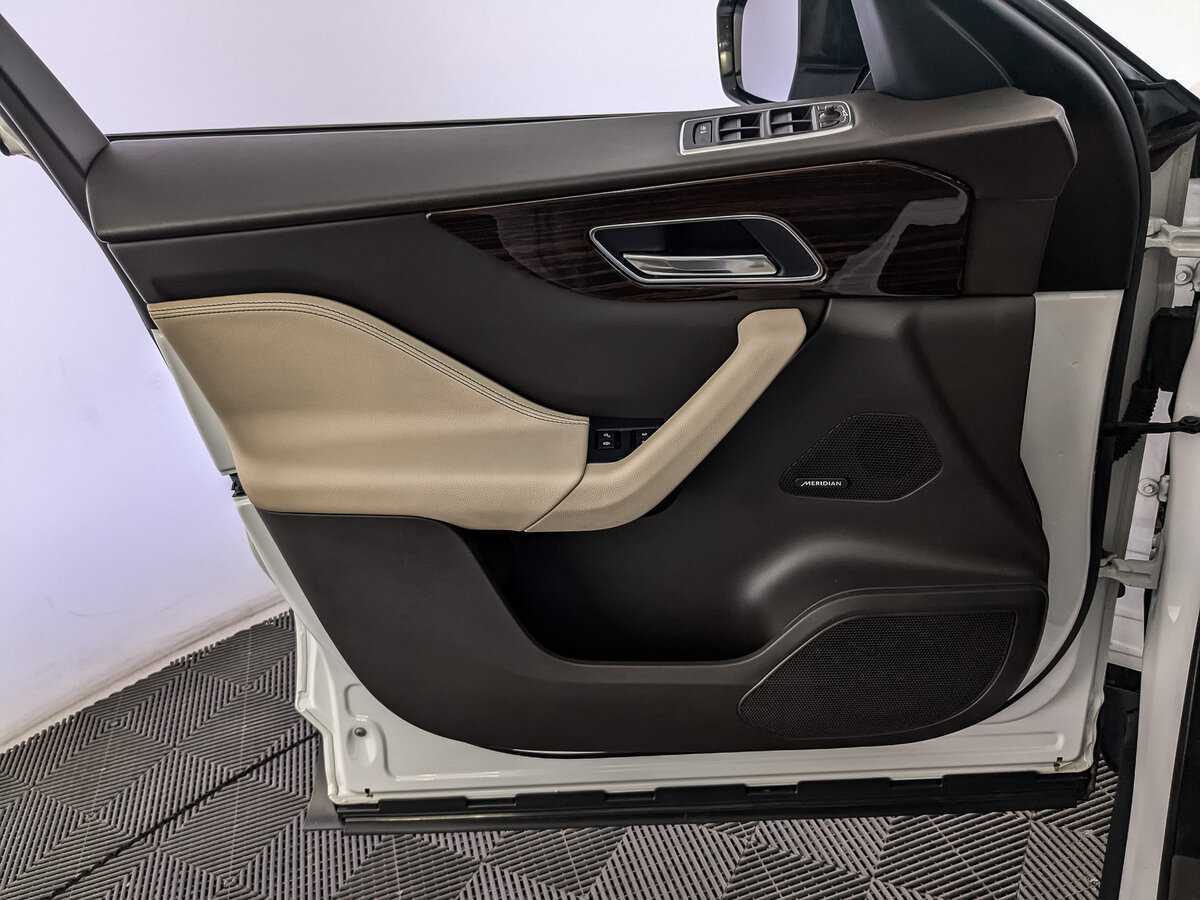 Jaguar F-Pace с пробегом — 2018 год. Фото: #18