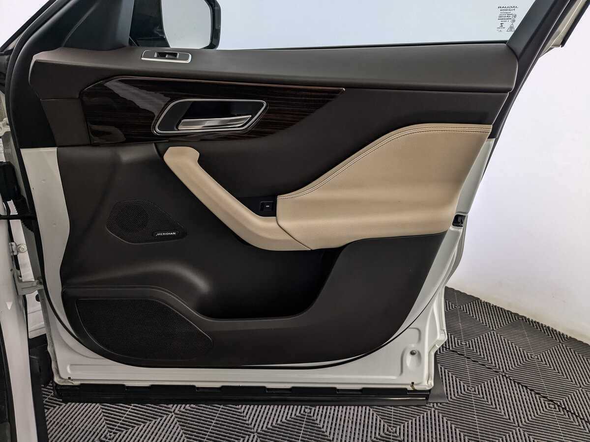 Jaguar F-Pace с пробегом — 2018 год. Фото: #23