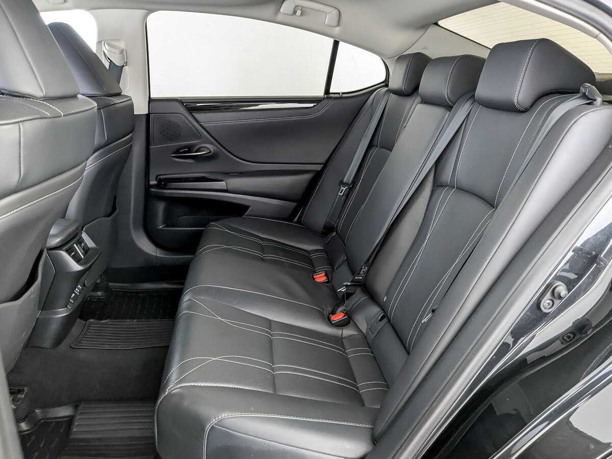 Lexus ES с пробегом — 2020 год. Фото: #11