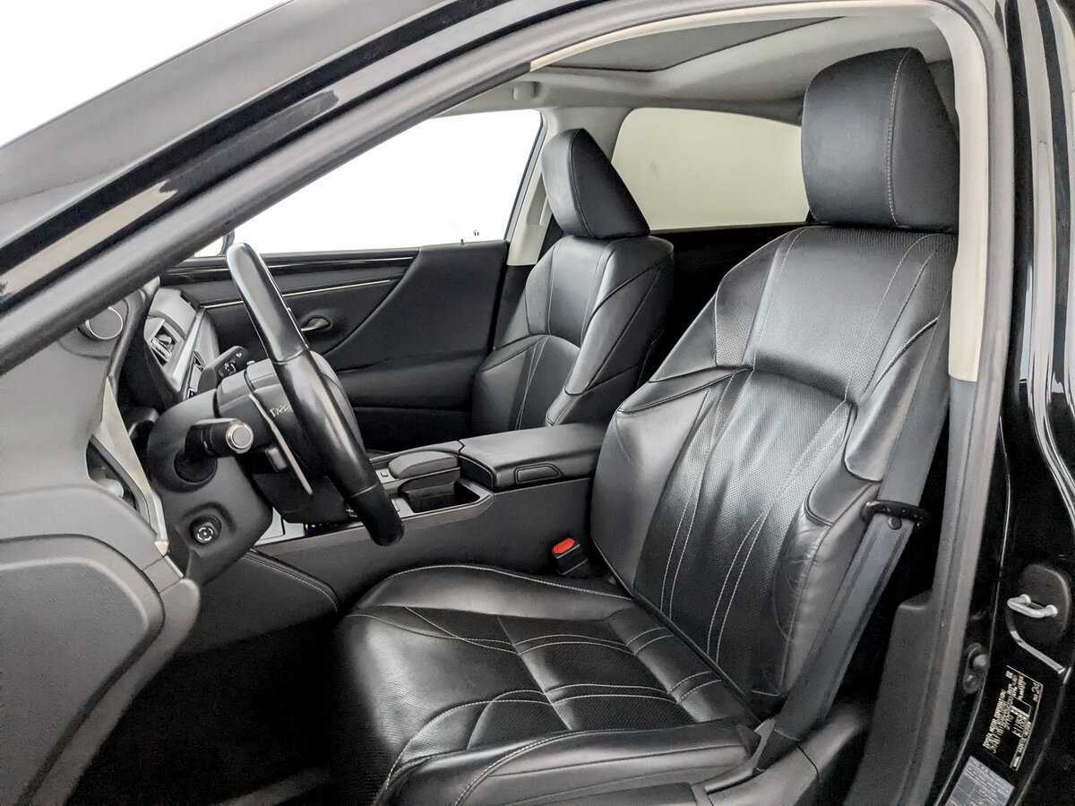 Lexus ES с пробегом — 2020 год. Фото: #19