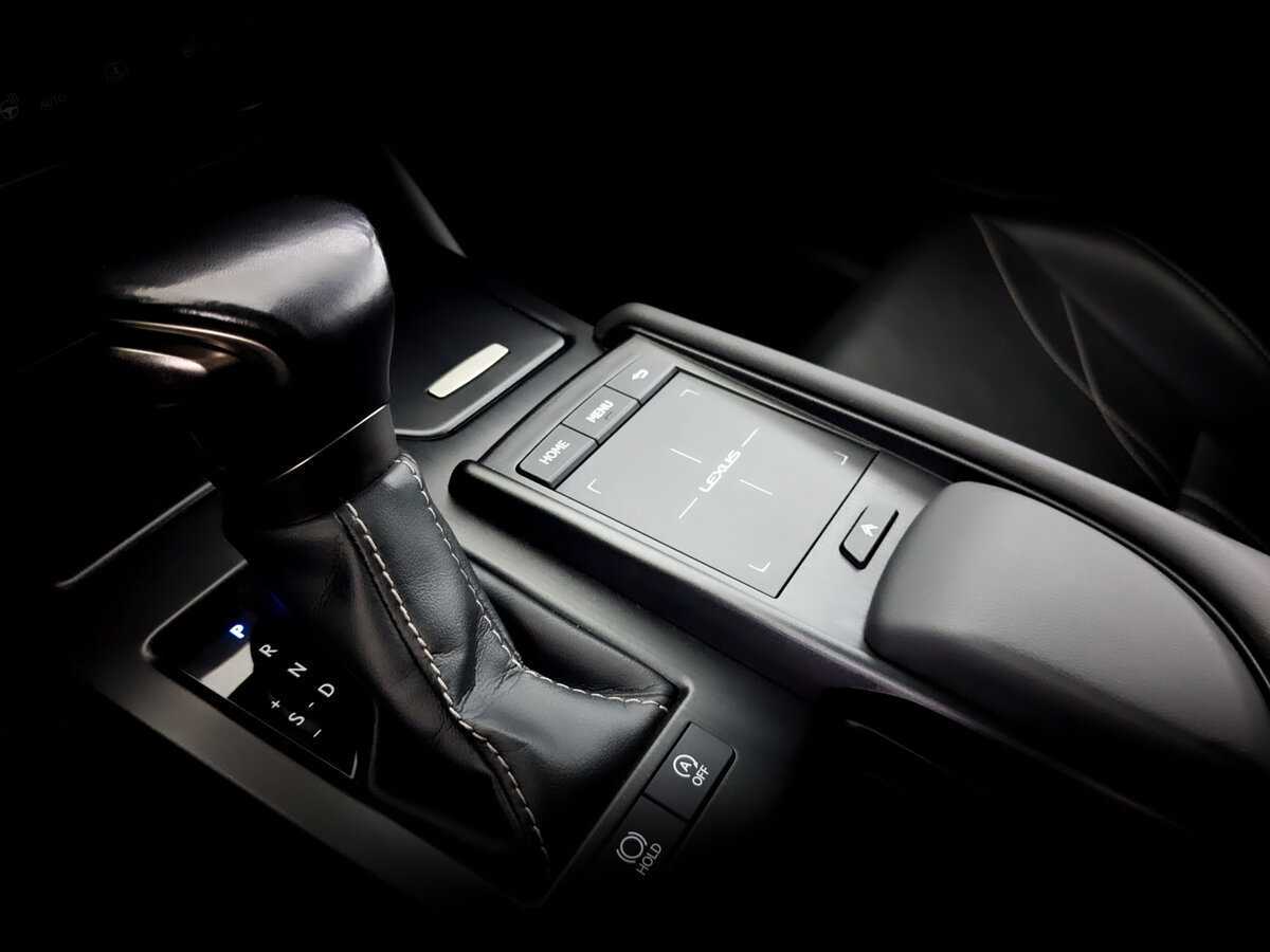 Lexus ES с пробегом — 2020 год. Фото: #26