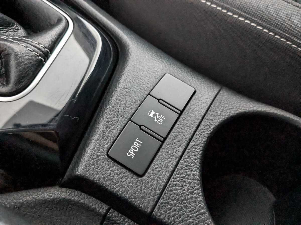 Toyota Corolla с пробегом — 2017 год. Фото: #24