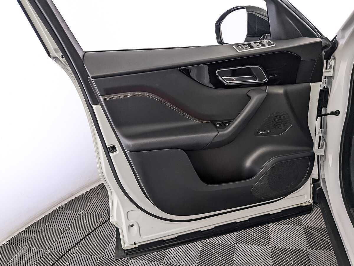 Jaguar F-Pace с пробегом — 2018 год. Фото: #18