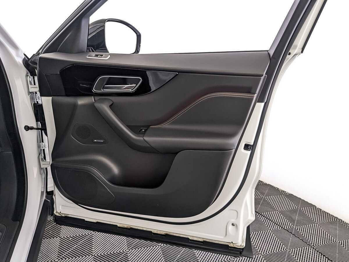 Jaguar F-Pace с пробегом — 2018 год. Фото: #24