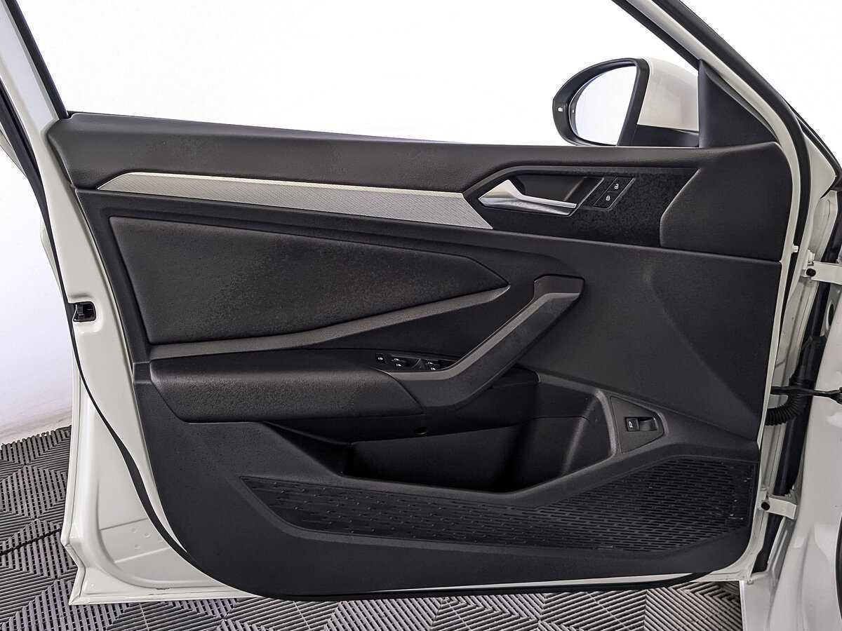 Volkswagen Jetta с пробегом — 2020 год. Фото: #17