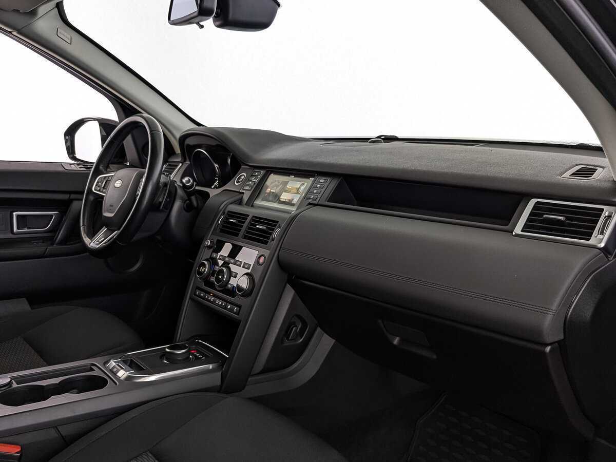 Land Rover Discovery Sport с пробегом — 2019 год. Фото: #12