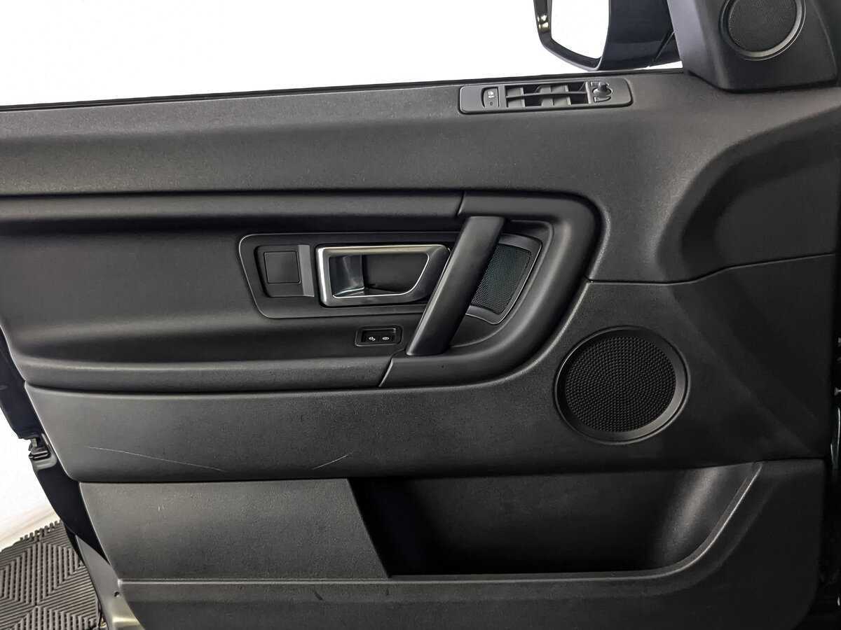 Land Rover Discovery Sport с пробегом — 2019 год. Фото: #18