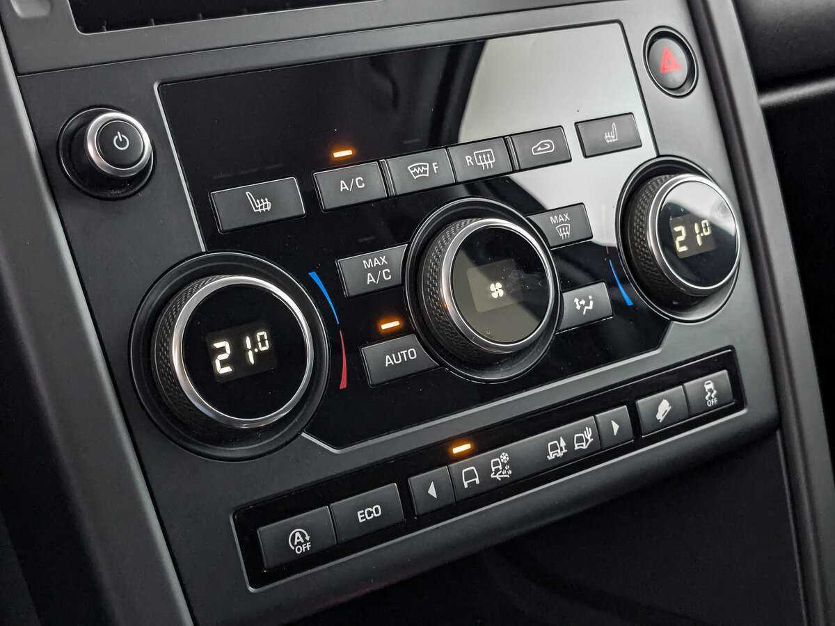 Land Rover Discovery Sport с пробегом — 2019 год. Фото: #20