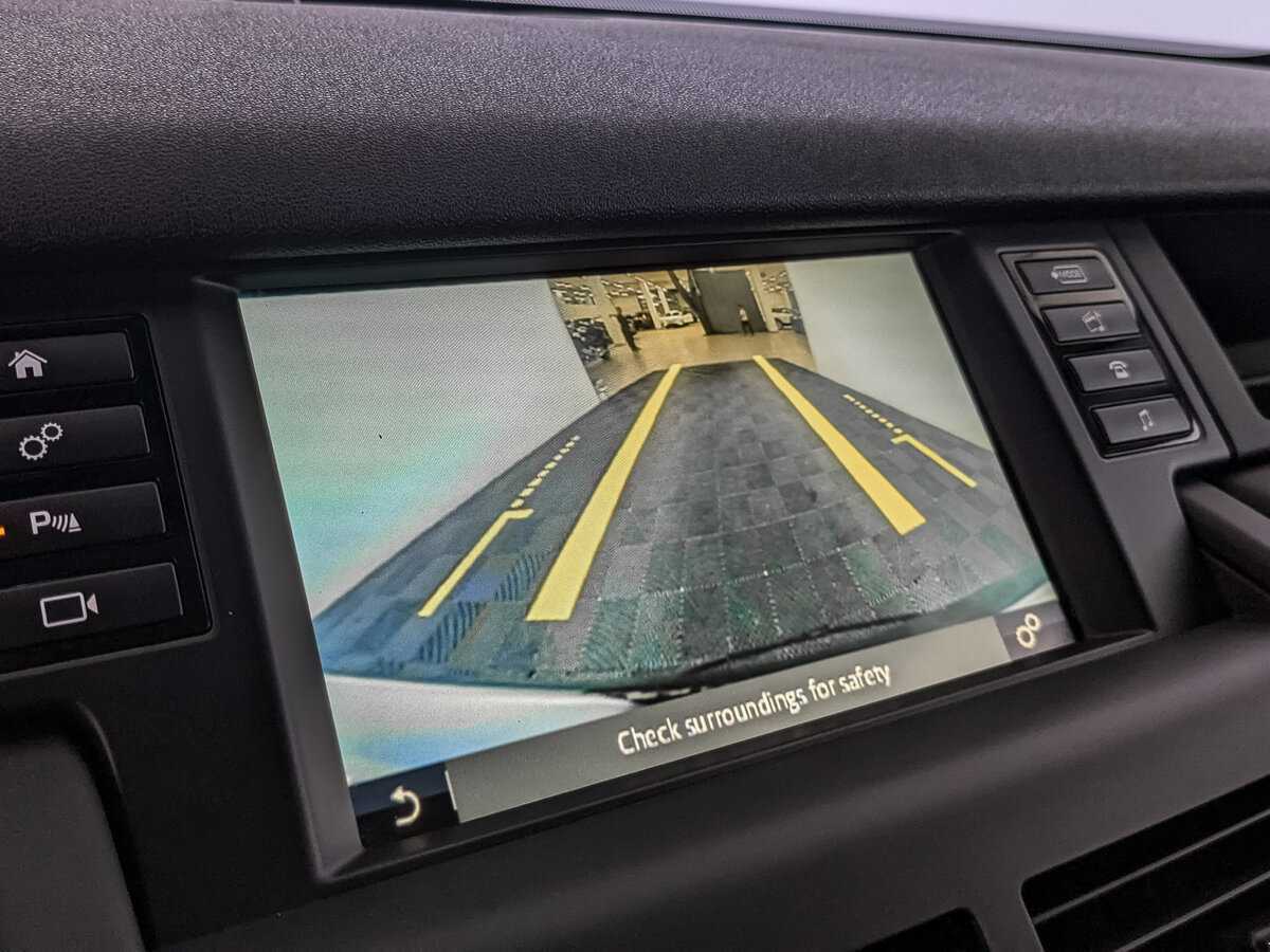 Land Rover Discovery Sport с пробегом — 2019 год. Фото: #24