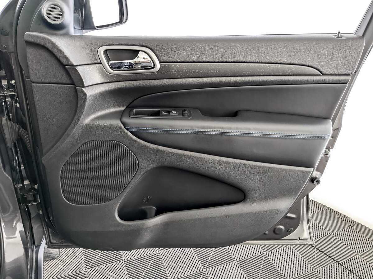 Jeep Grand Cherokee с пробегом — 2018 год. Фото: #23