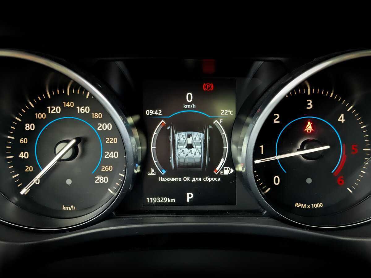 Jaguar F-Pace с пробегом — 2017 год. Фото: #12