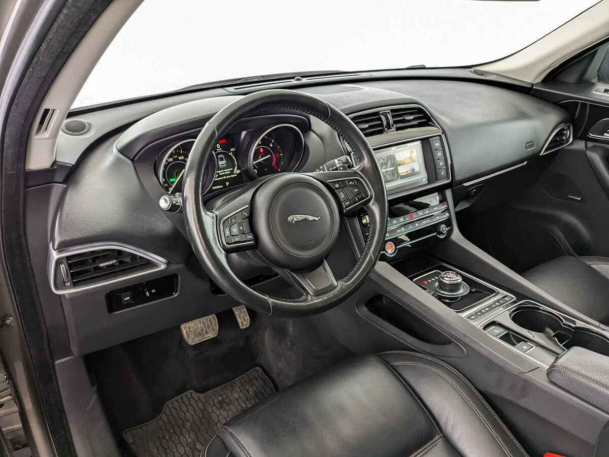 Jaguar F-Pace с пробегом — 2017 год. Фото: #15