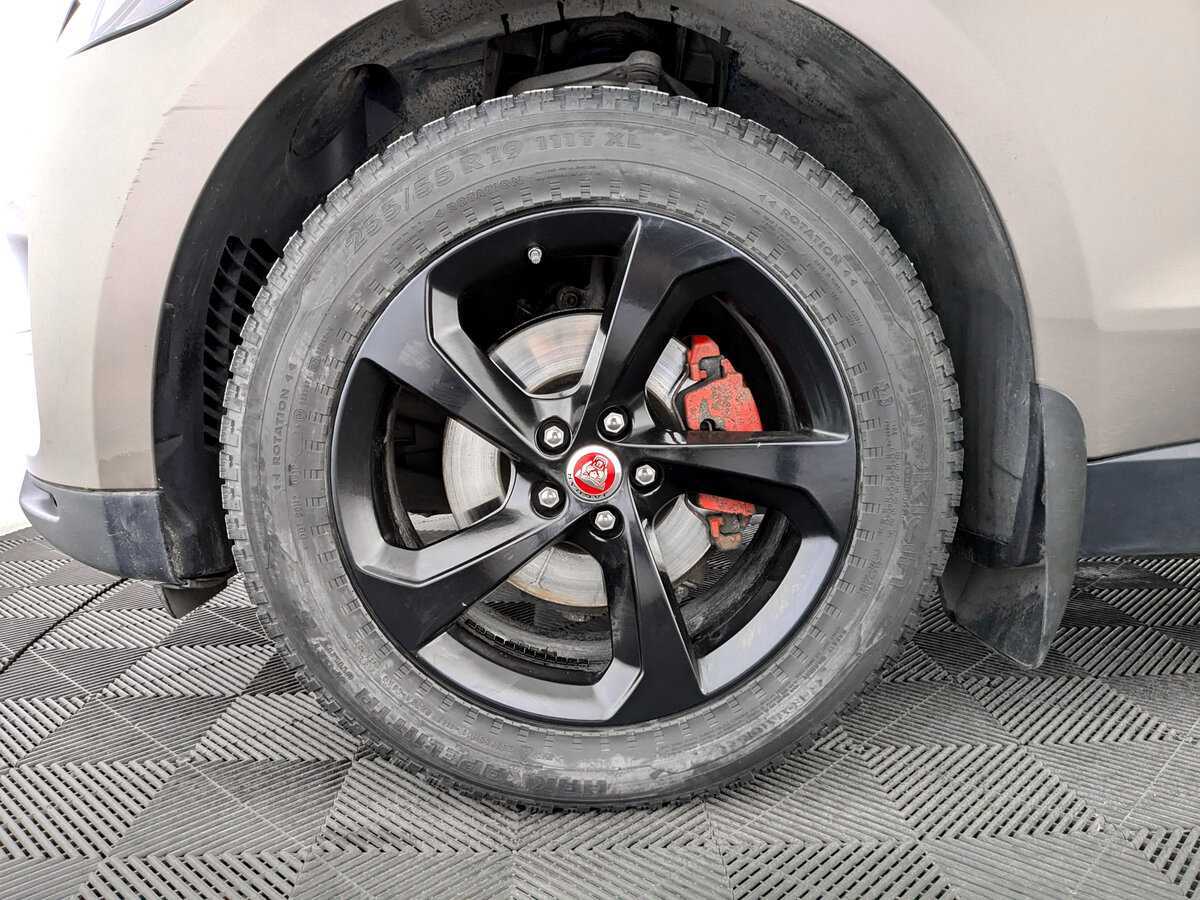 Jaguar F-Pace с пробегом — 2017 год. Фото: #17