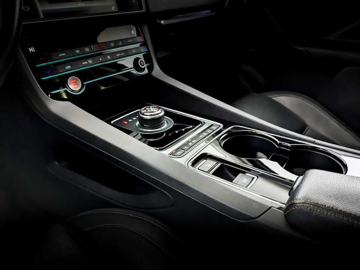 Jaguar F-Pace с пробегом — 2017 год. Фото: #27