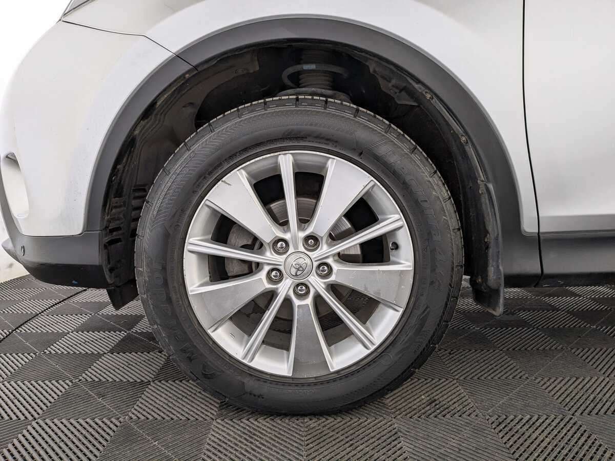 Toyota RAV4 с пробегом — 2014 год. Фото: #11