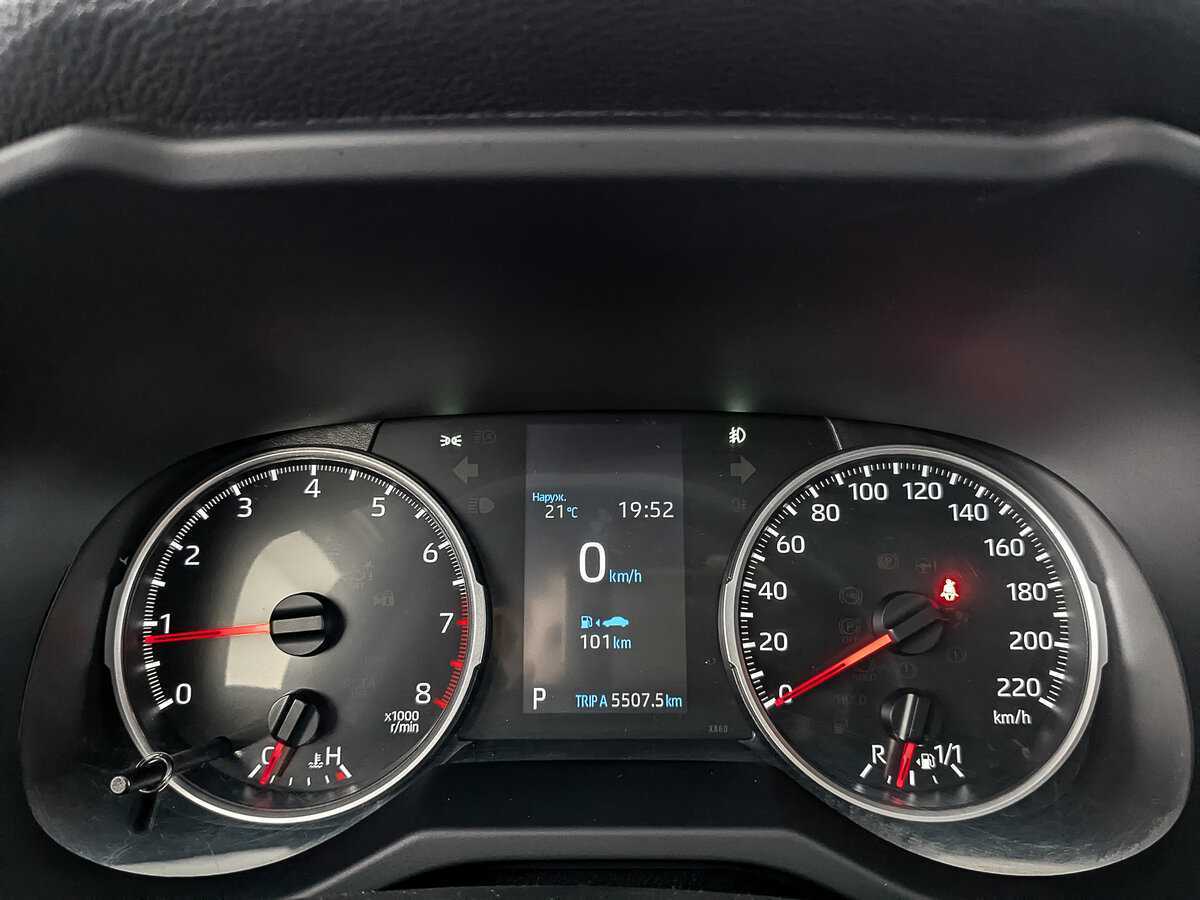 Toyota RAV4 с пробегом — 2021 год. Фото: #12