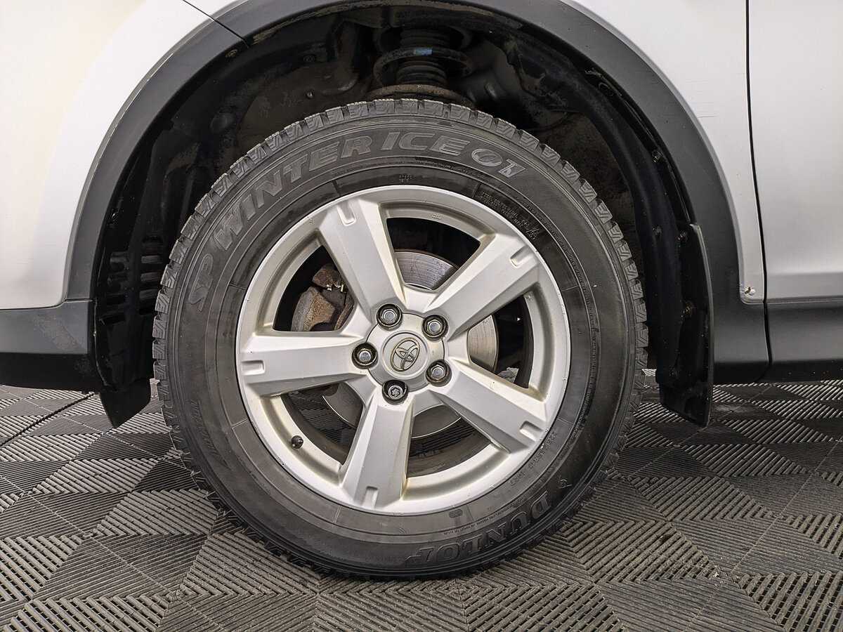 Toyota RAV4 с пробегом — 2013 год. Фото: #11