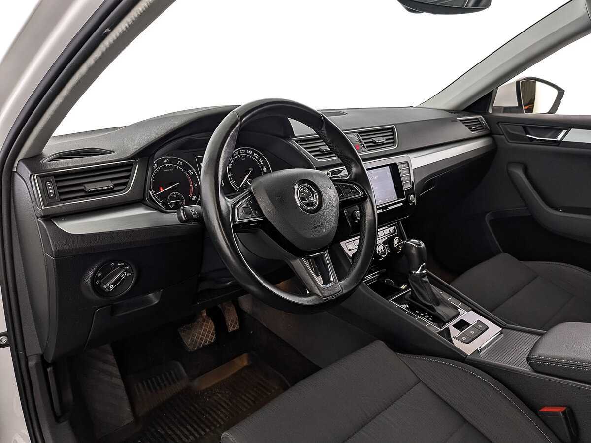 Skoda Superb с пробегом — 2017 год. Фото: #15
