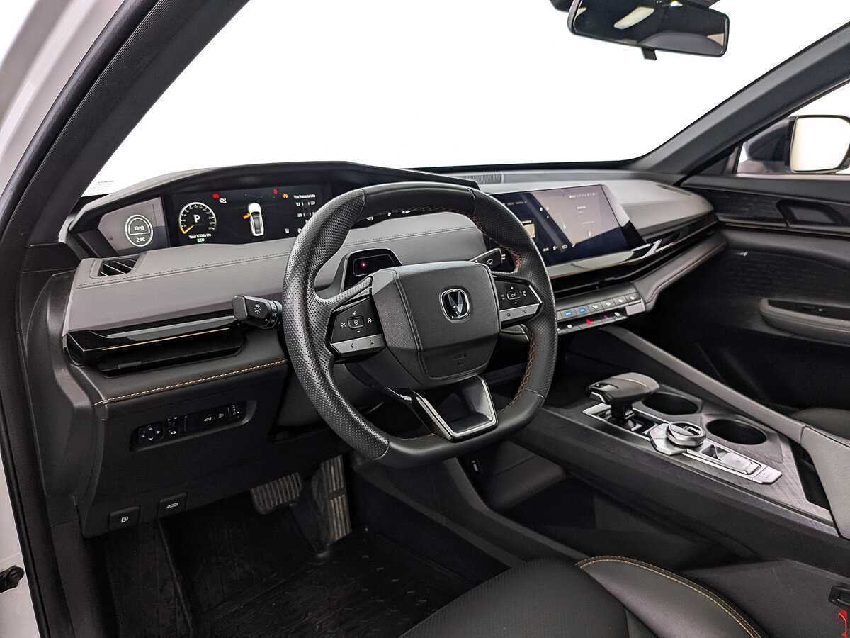 Changan UNI-V с пробегом — 2023 год. Фото: #14