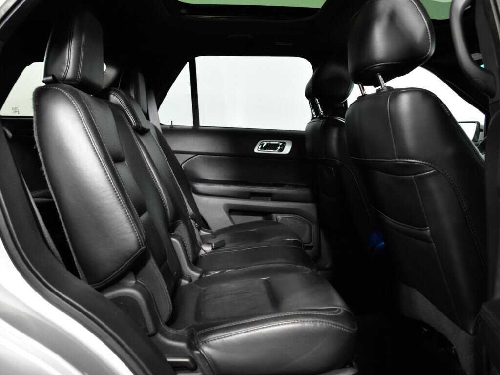 Ford Explorer с пробегом — 2014 год. Фото: #9