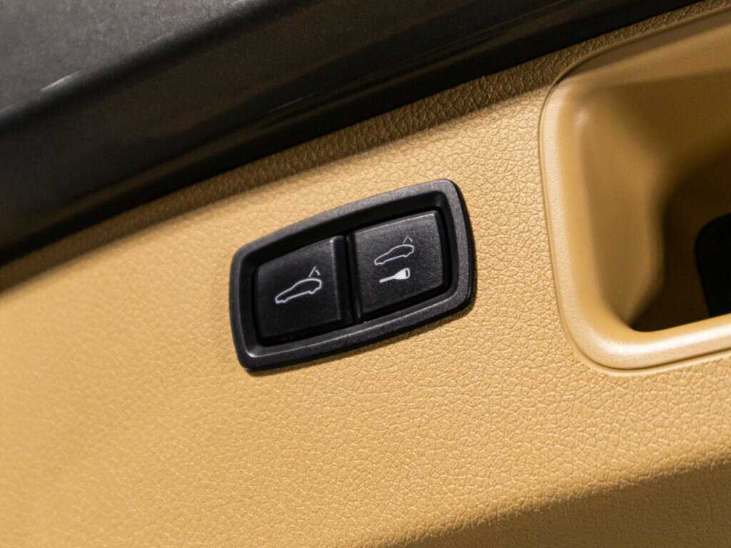 Porsche Macan с пробегом — 2014 год. Фото: #15