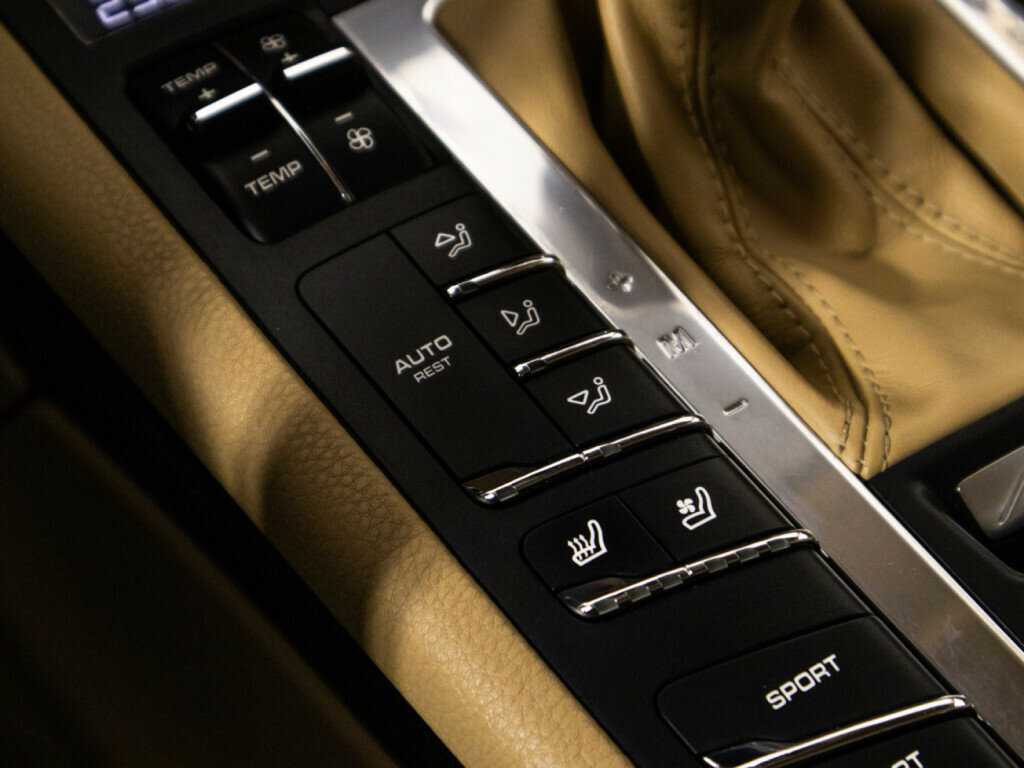 Porsche Macan с пробегом — 2014 год. Фото: #22