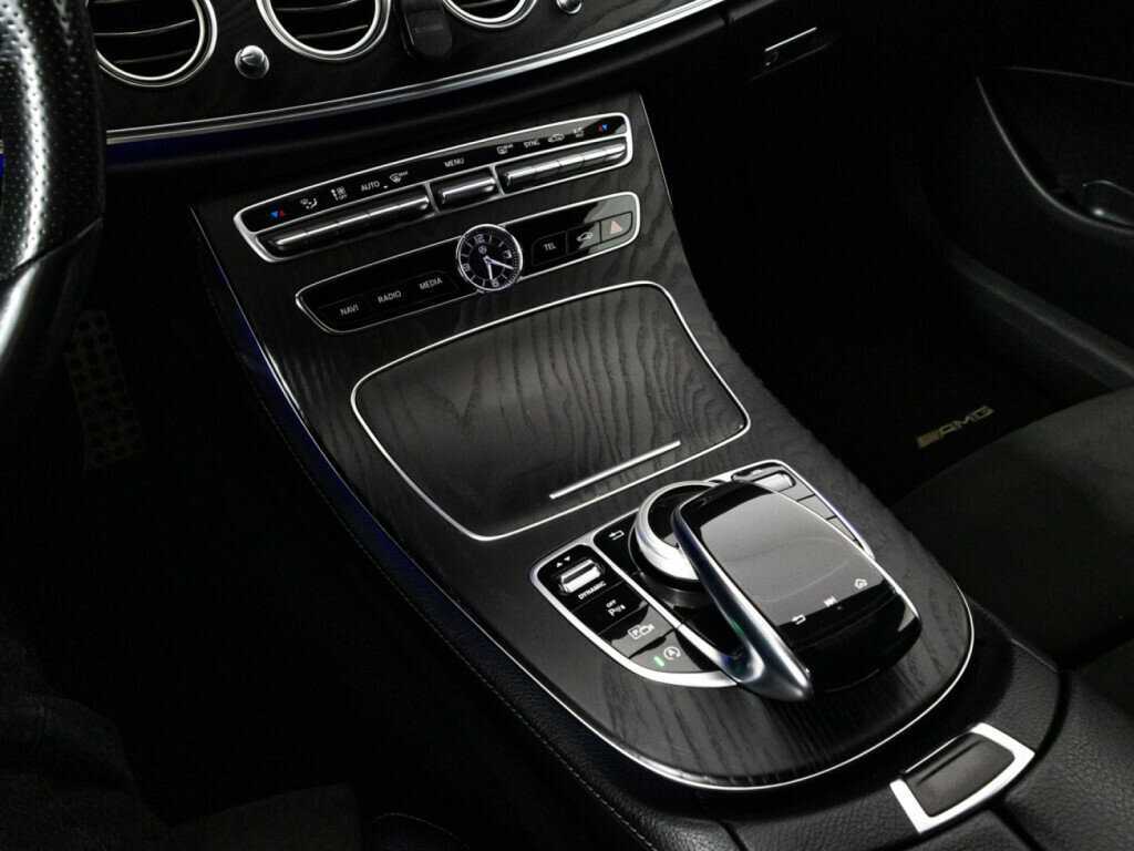 Mercedes-Benz E-Класс с пробегом — 2019 год. Фото: #17