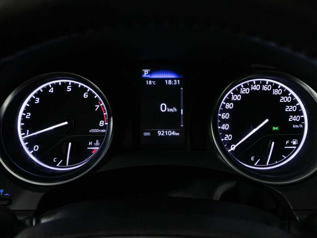 Toyota Camry с пробегом — 2021 год. Фото: #11