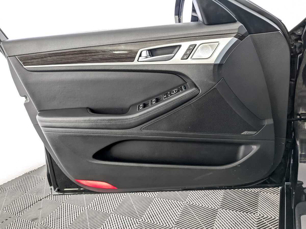 Genesis G80 с пробегом — 2019 год. Фото: #18