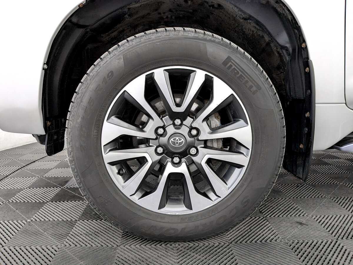 Toyota Land Cruiser Prado с пробегом — 2022 год. Фото: #17