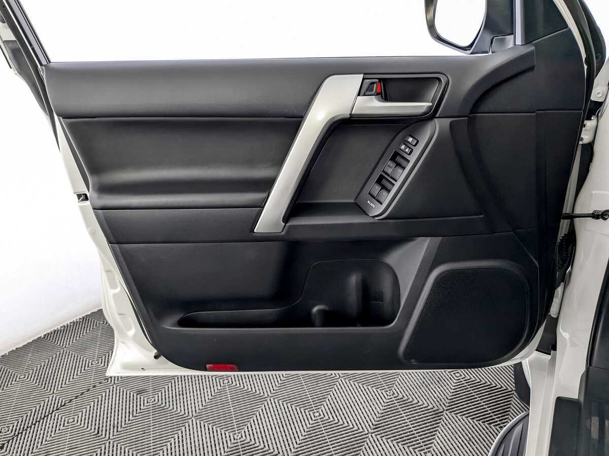 Toyota Land Cruiser Prado с пробегом — 2022 год. Фото: #18