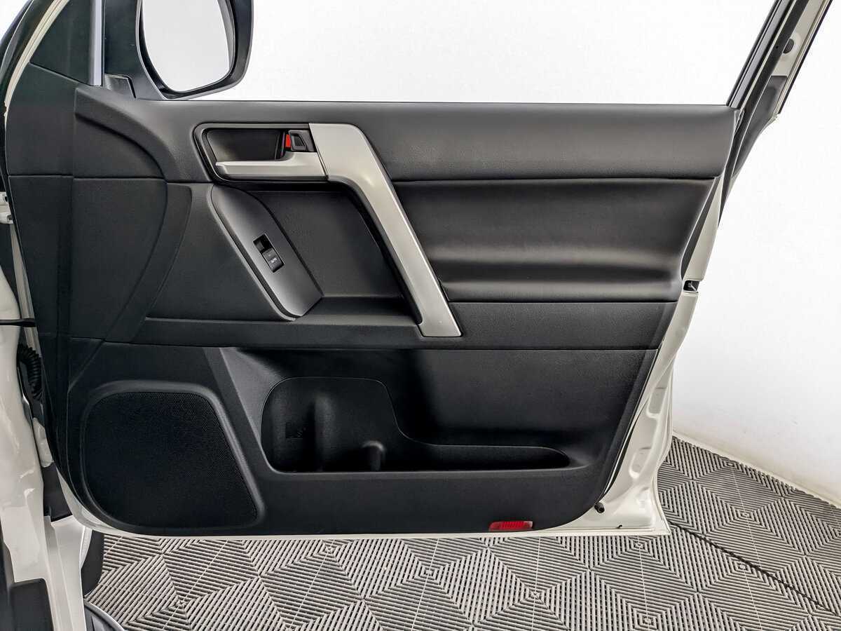 Toyota Land Cruiser Prado с пробегом — 2022 год. Фото: #25