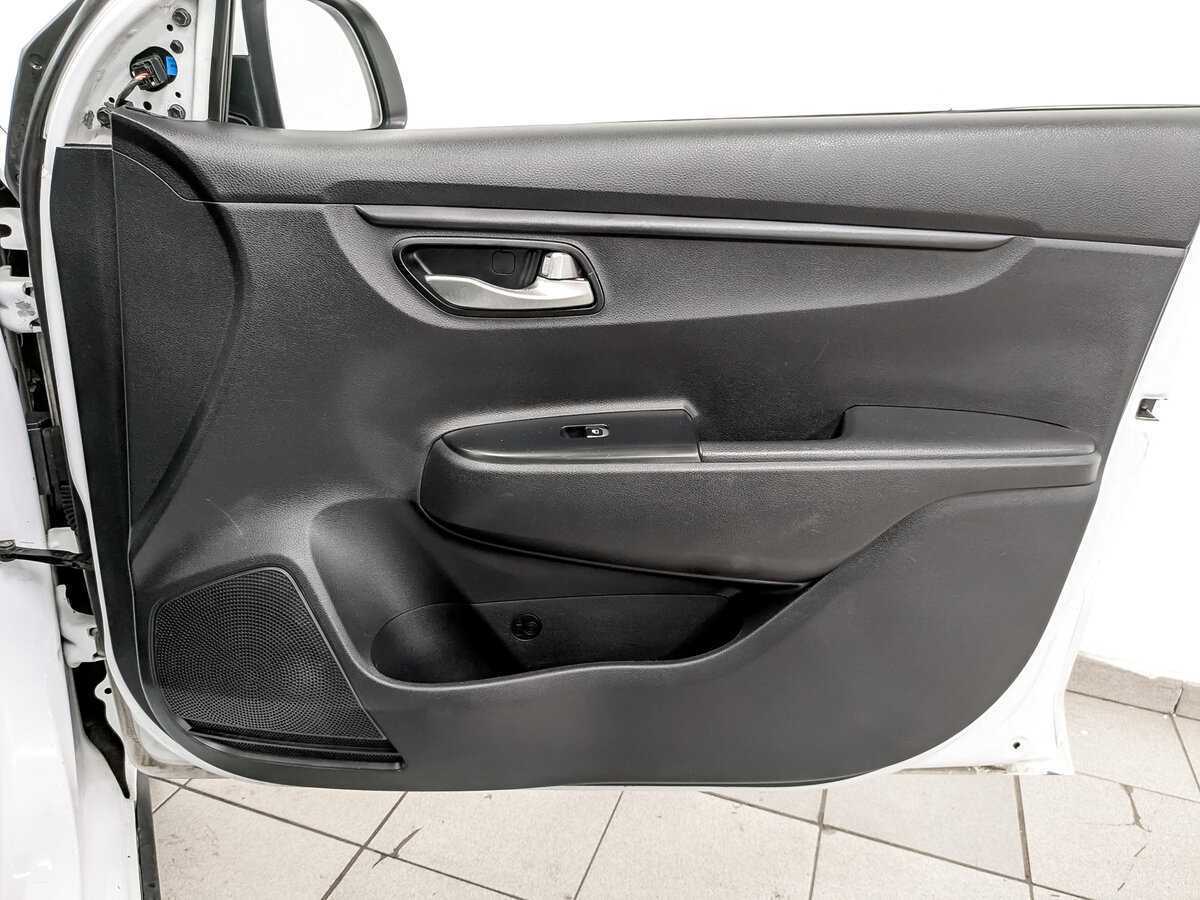 Kia Rio с пробегом — 2020 год. Фото: #22