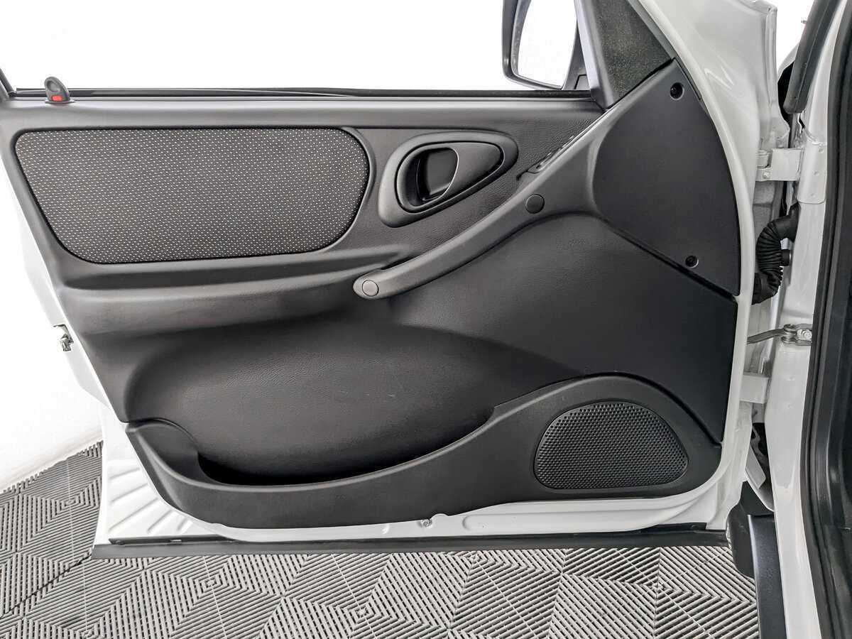 Lada (ВАЗ) Niva с пробегом — 2024 год. Фото: #18