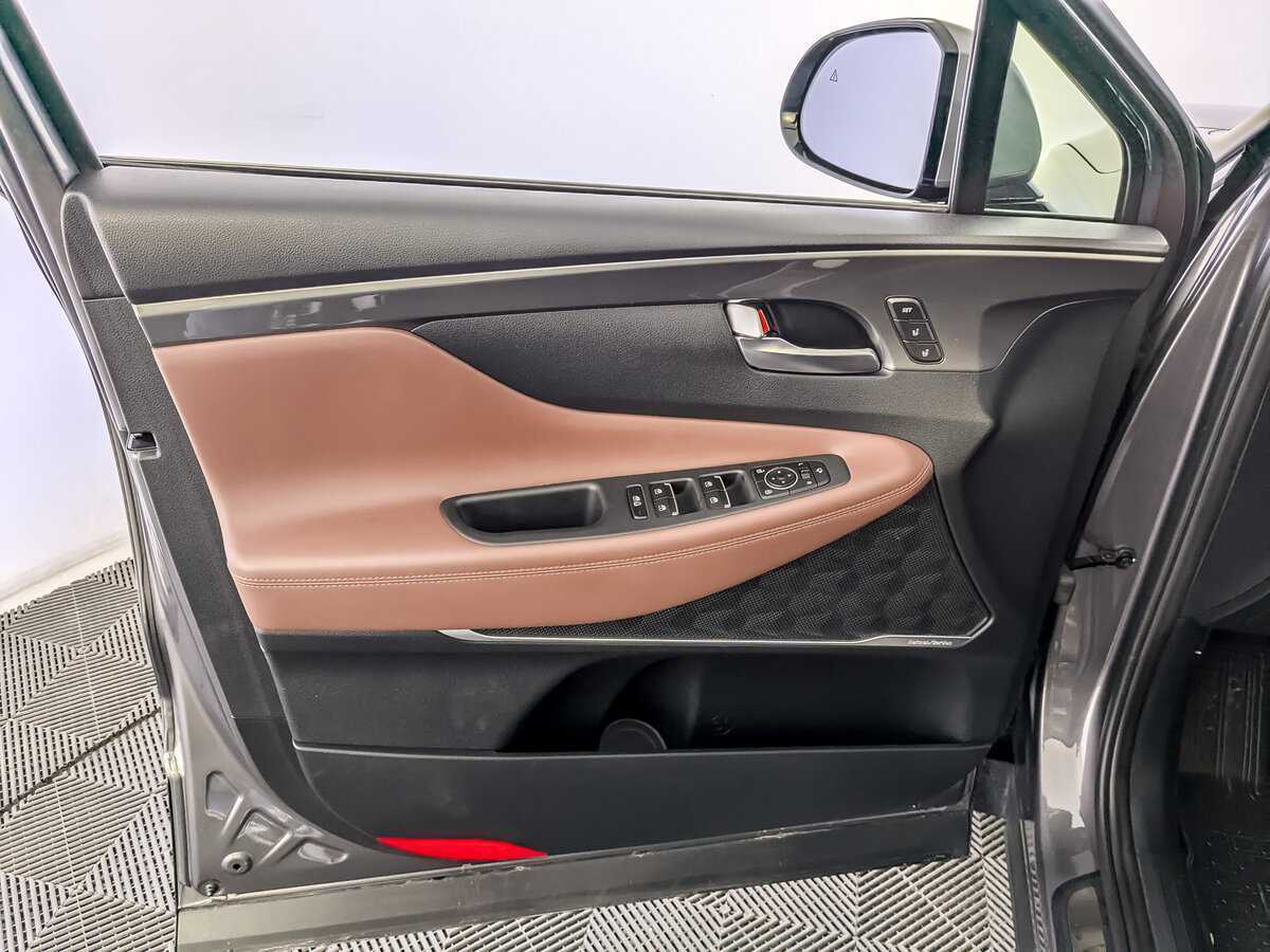 Hyundai Santa Fe с пробегом — 2022 год. Фото: #18