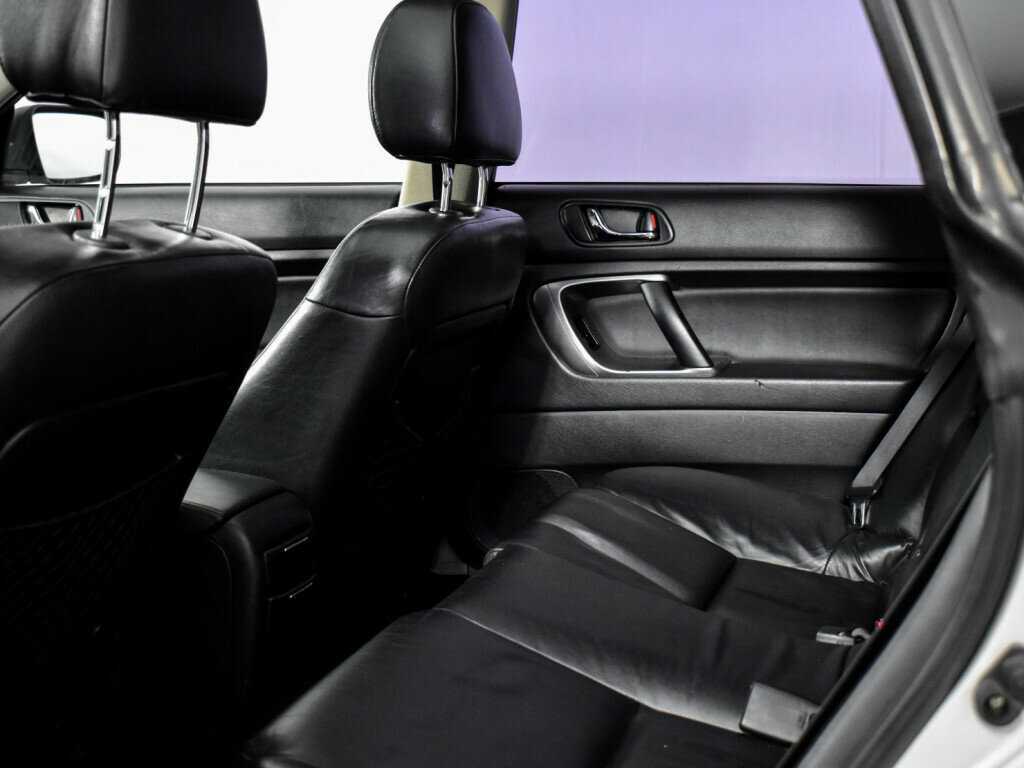 Subaru Legacy с пробегом — 2005 год. Фото: #11