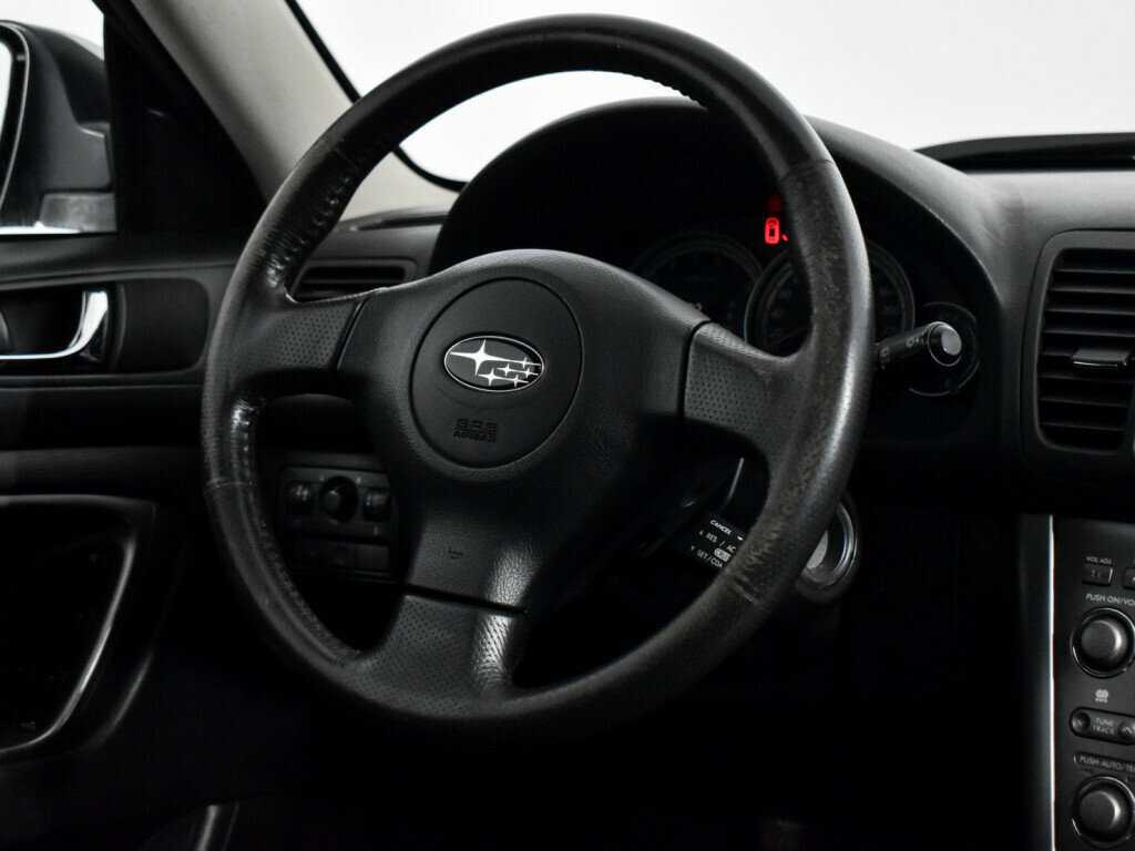 Subaru Legacy с пробегом — 2005 год. Фото: #15