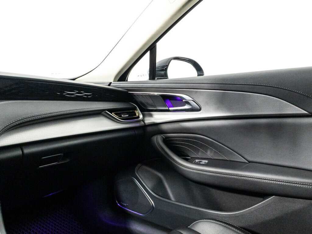 Hongqi H5 с пробегом — 2023 год. Фото: #18